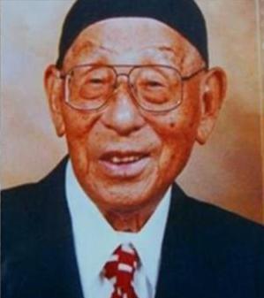 2001年，张学良在夏威夷去世，享年101岁。在生命的最后时刻，他透露了一个不为