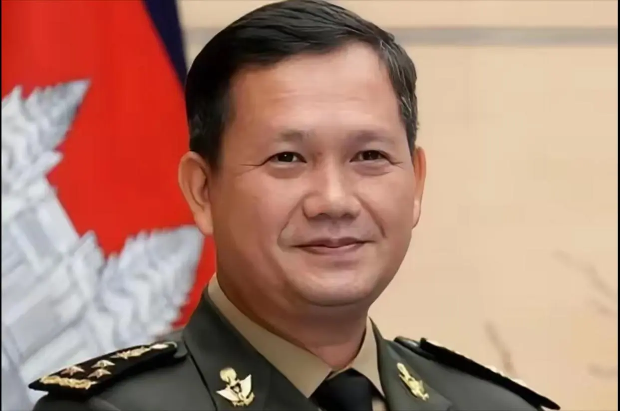 洪马内该彻底醒了吧？24 日泰柬交火，泰国罕见出动 6 架 F-16，把柬埔寨两