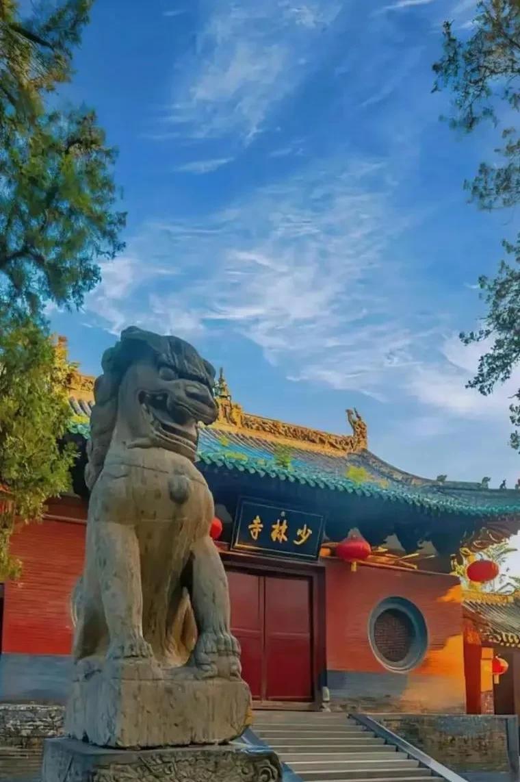 我有种预感，少林大和尚被查将会是新开端。
之后，国内那些过度商业化的寺庙，其收入