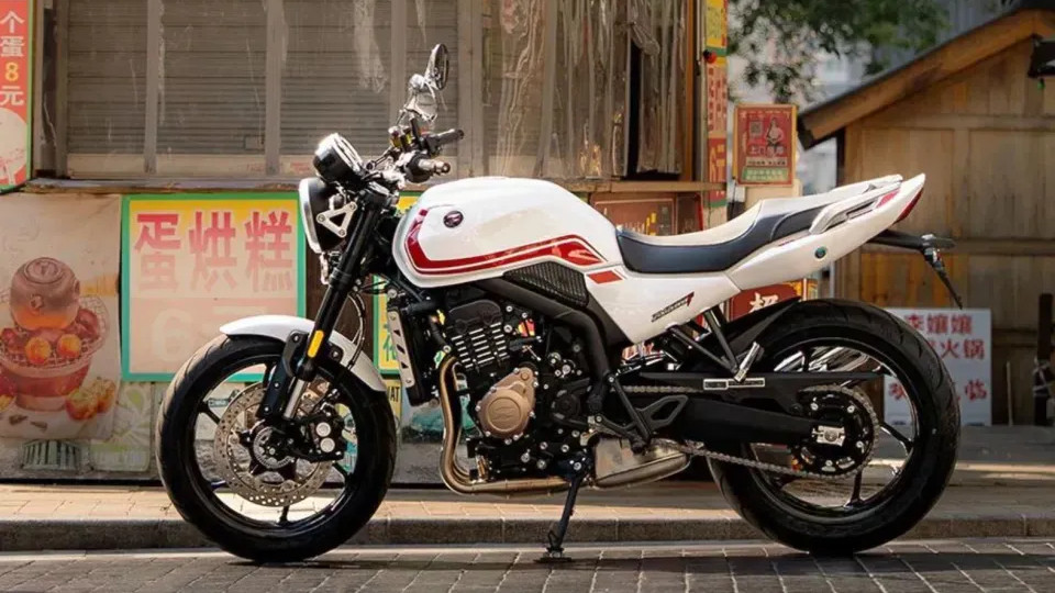 继复古街车500F后，张雪还将推出V缸625、三缸820R、单缸350等