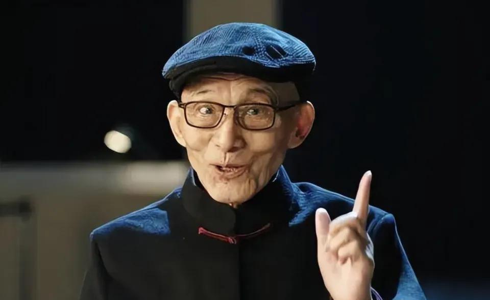 不是迷信，这些流传下来的老规矩，是有道理的:
第1：狗叫不要去骂，它是在告知危险