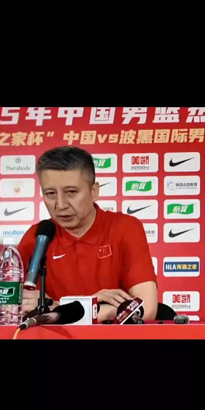 昨晚中国男篮与波黑队在南京奥体中心进行一场热身赛，最终中国队以20分之差大胜对手