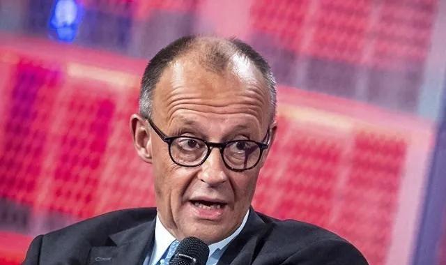 德国欲报二战之仇！
全面支持乌克兰，
俄乌战争可能变成俄德战争！
以前德国靠着和