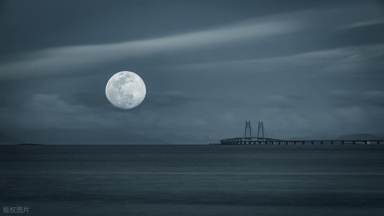 在单位，不犯错不站队，关键时候递行李