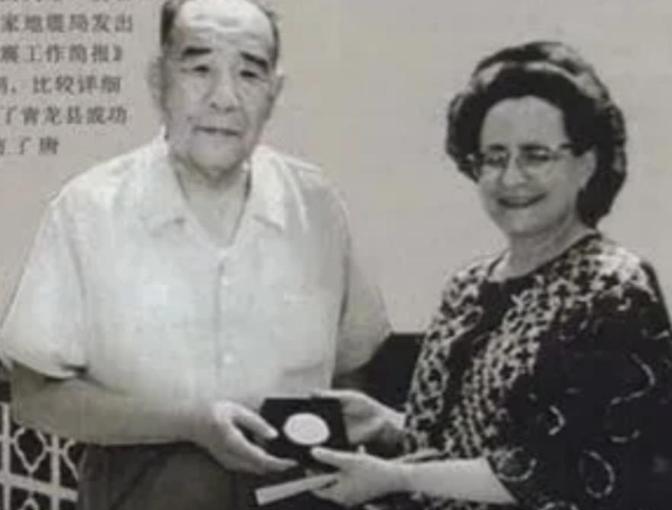 1976年唐山大地震前，地震专家预测，河北在7月22日至8月5日可能会发生地震，