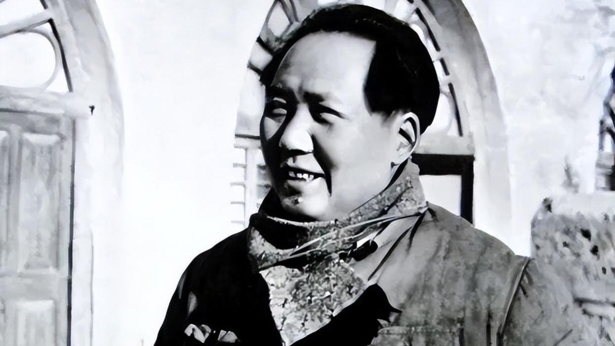 毛主席的用人魄力有多强！营长直升司令员，少将总领全军政治！