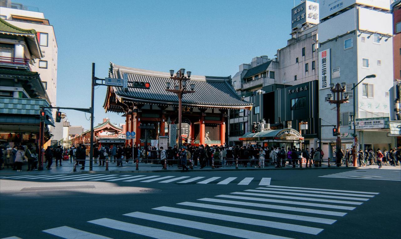 有人说，每月赚三千的国人天天在网上骂日本，每月赚三万的国人去日本旅游，每月赚三十