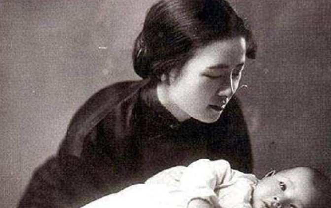 1972年，林徽因90岁的母亲去世，晚景凄凉，没儿没女，只有一个女婿的续弦林洙。