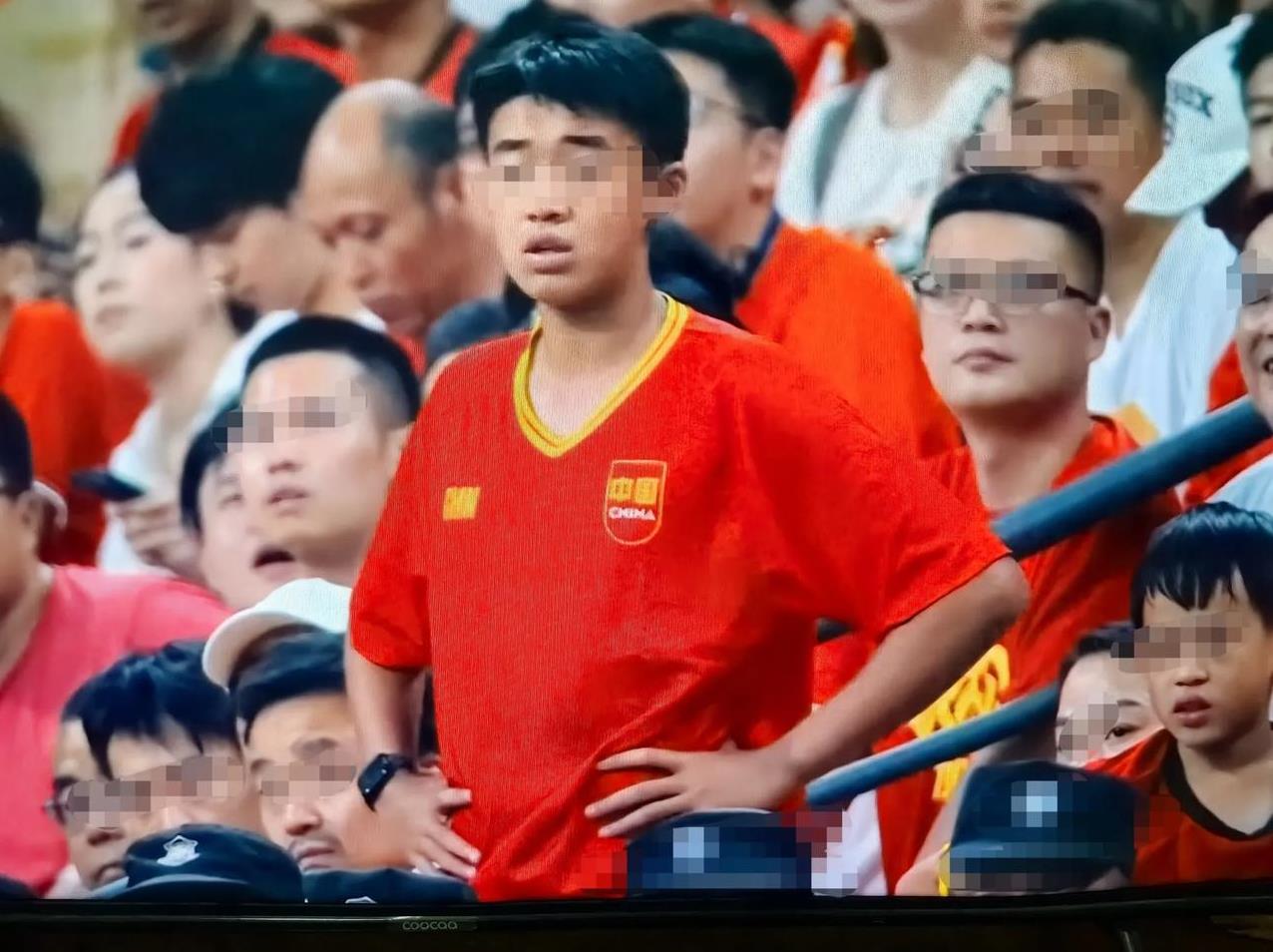 点球致胜，王钰栋补时绝杀，帮助国足保留一分脸面！
      果不其然，最后一战