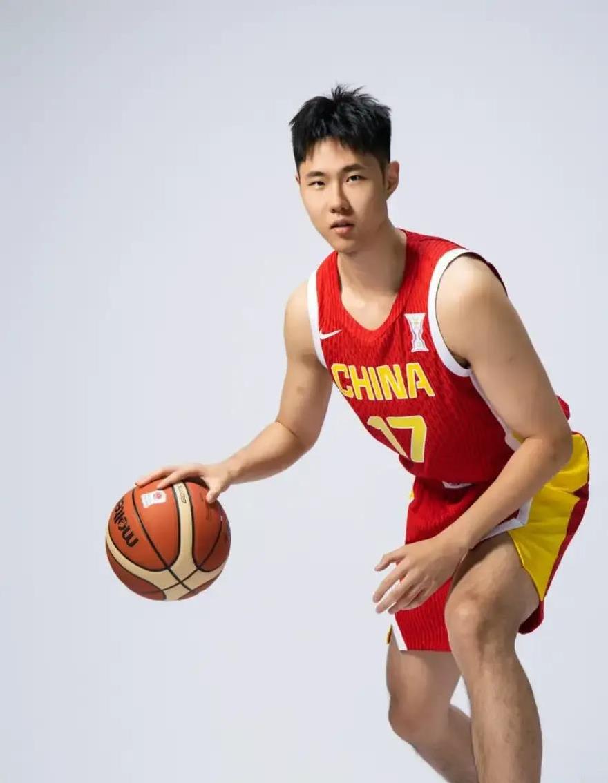 赵嘉义白瞎郭士强给的机会了——本届亚洲杯赛上，赵嘉义可以说是中国男篮最郁闷的球员