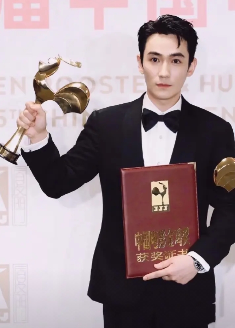 38届金鸡奖提名太颠覆认知了！

章子怡带着《酱园弄》冲奖，结果电影零提名，杨幂