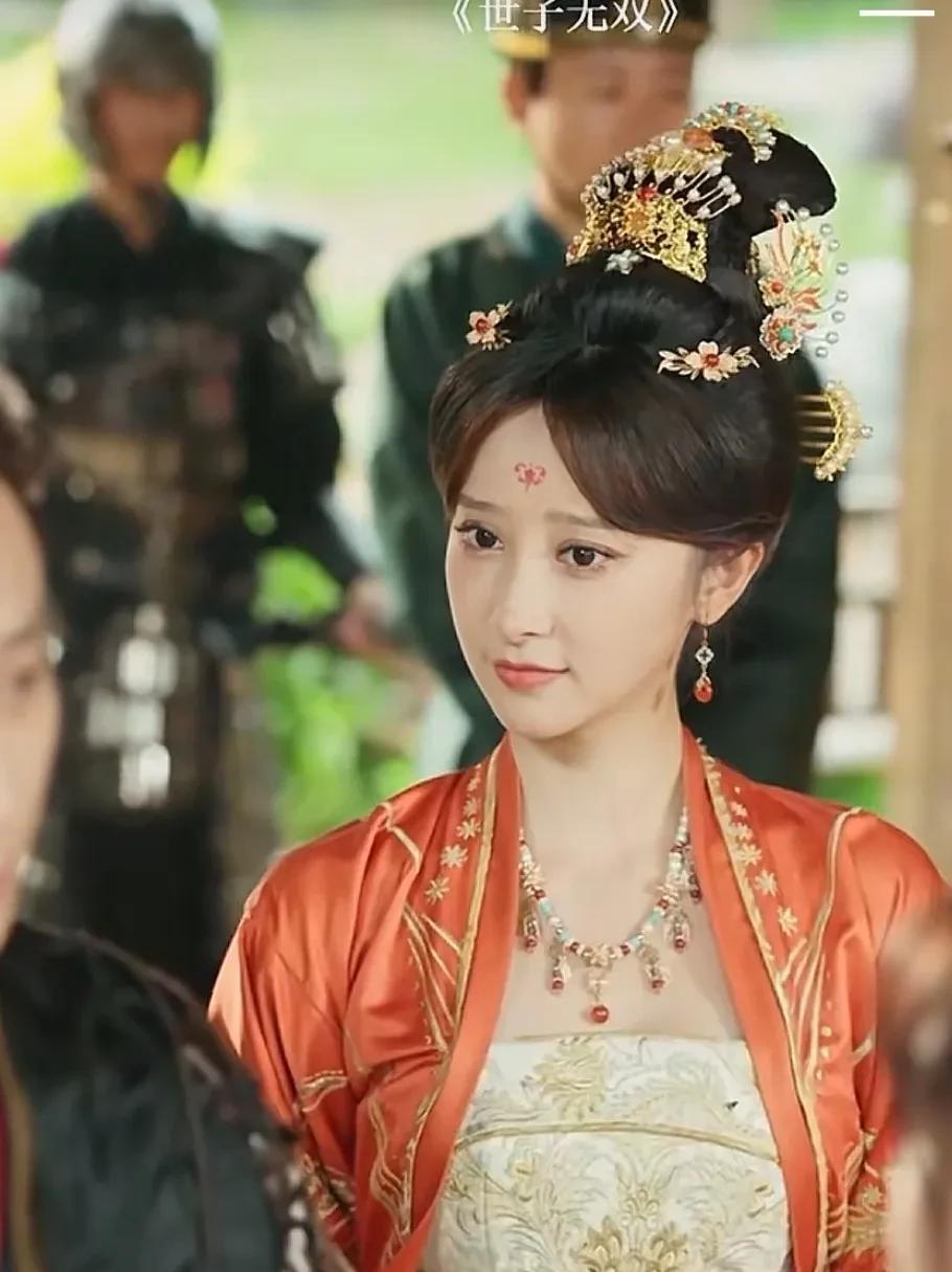 #头号创作者激励计划# 这部网剧《世子无双》里的女帝是谁啊？
简直降维打击，
完