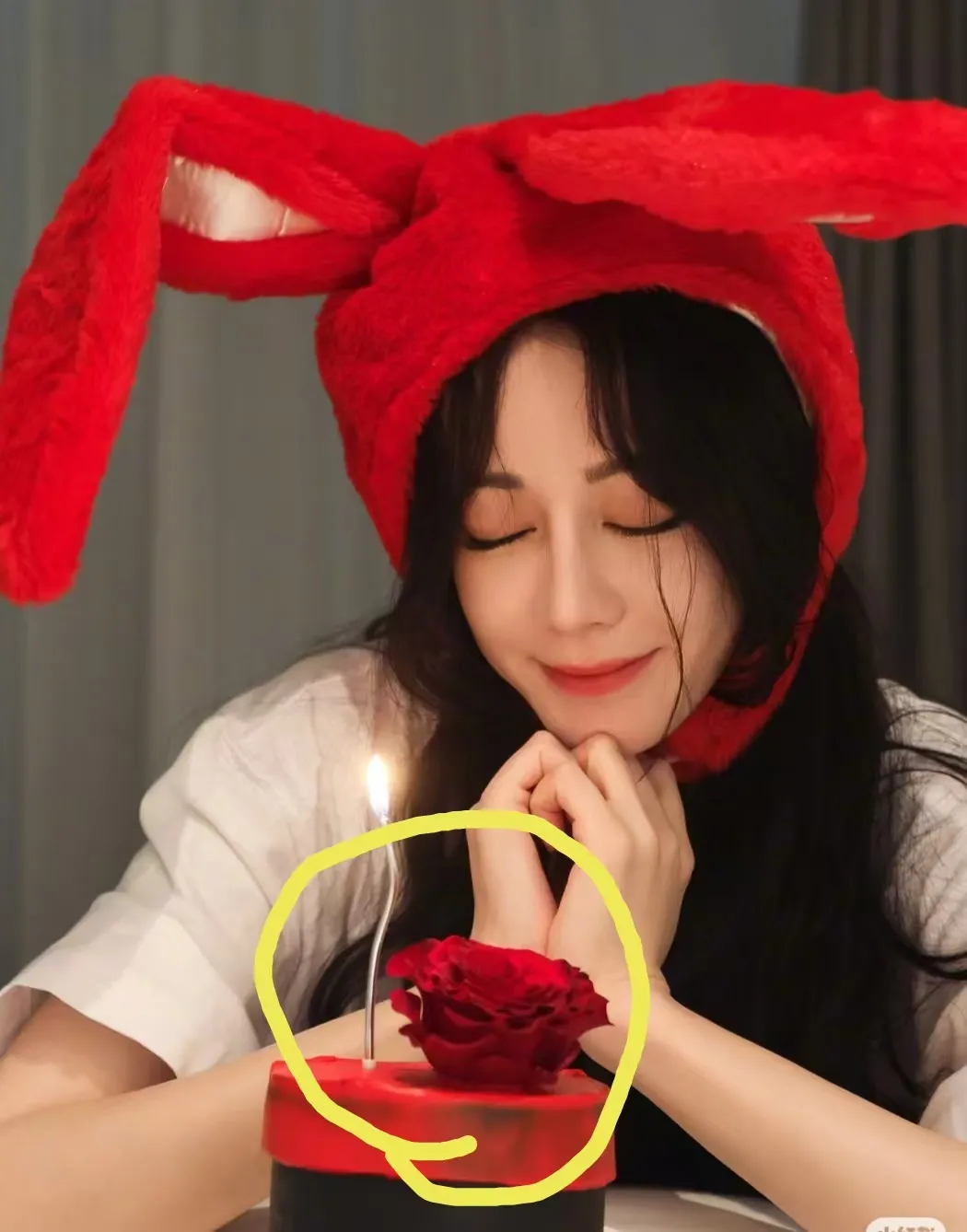 只要迪丽热巴不塌房，
她有没有演技，根本不重要，

说白了，她最大的本钱不是长相
