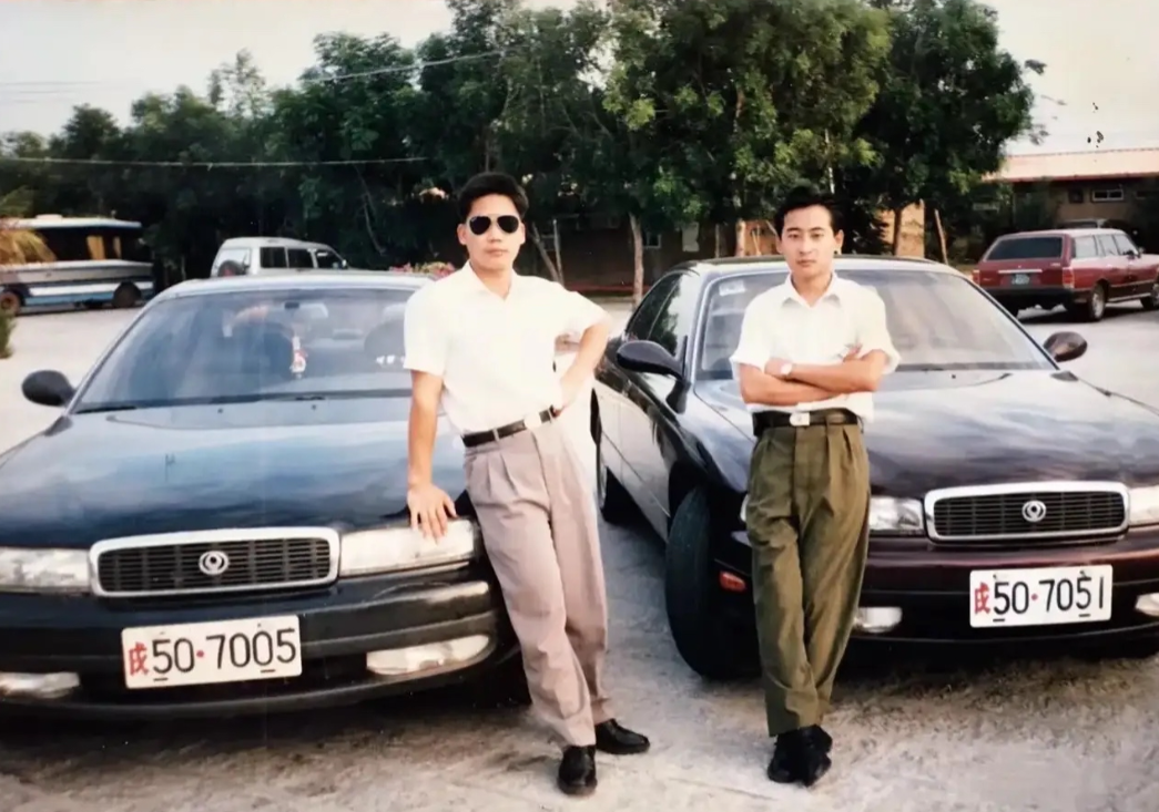 30年前的经典车型实在太多了。
比如说626手动挡，绝对属于天花板，市区5个多油