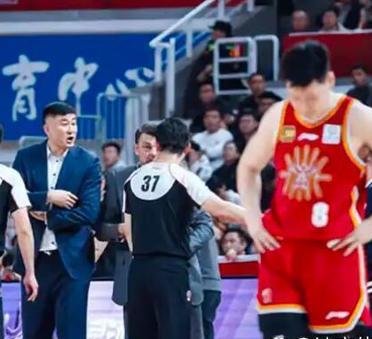 山西男篮在季后赛中展现强大实力，42分大胜广东男篮!

在2025年4月14日的