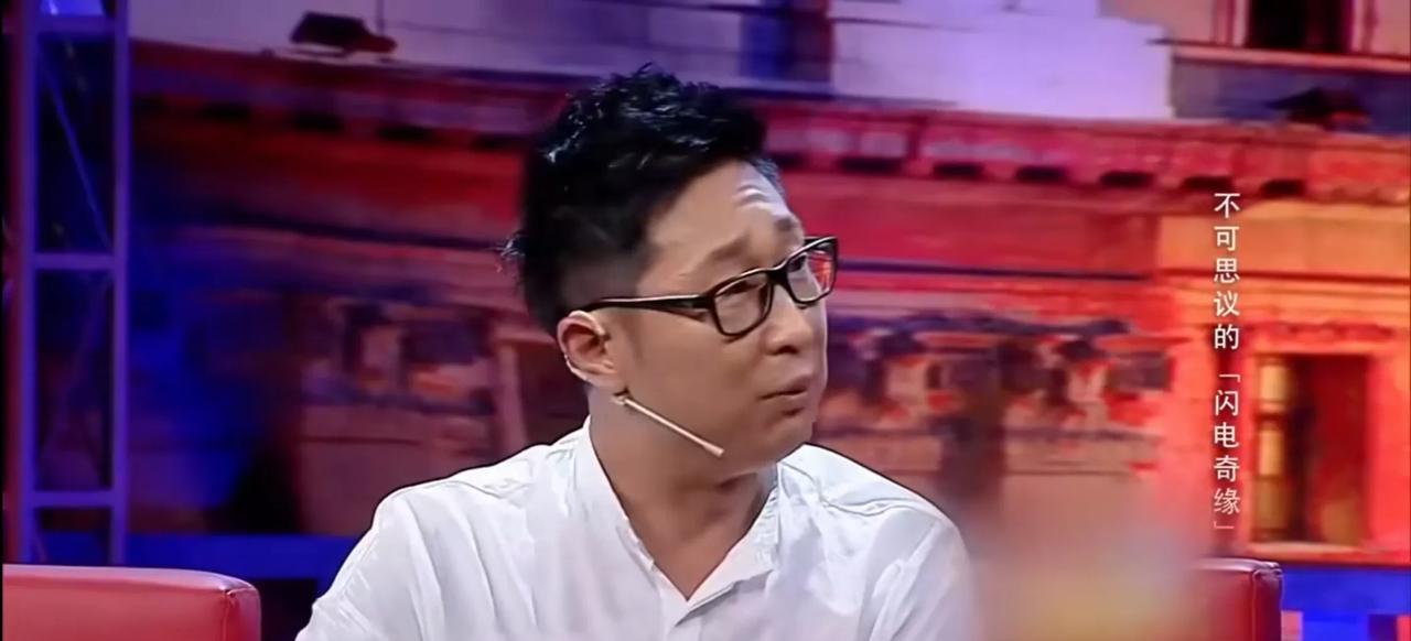 演员林永健说：“我和周冬齐决定结婚时，她找团长汇报，团长就说，我想问下，你了解这