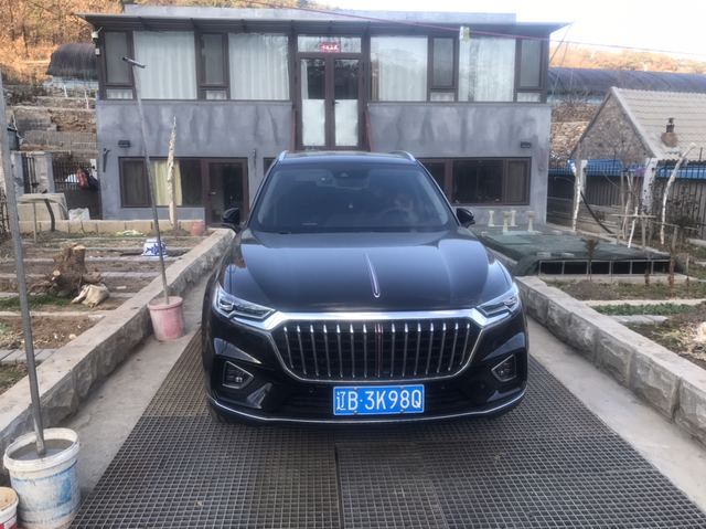 20底购红旗HS5四驱旗享款
全款落地22.2万（包括行车记录仪1000元+贴膜