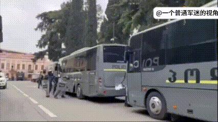 格鲁吉亚首都第比利斯，反对派在西方支持下发起的颜色革命失败了，抗议者一夜之间消失