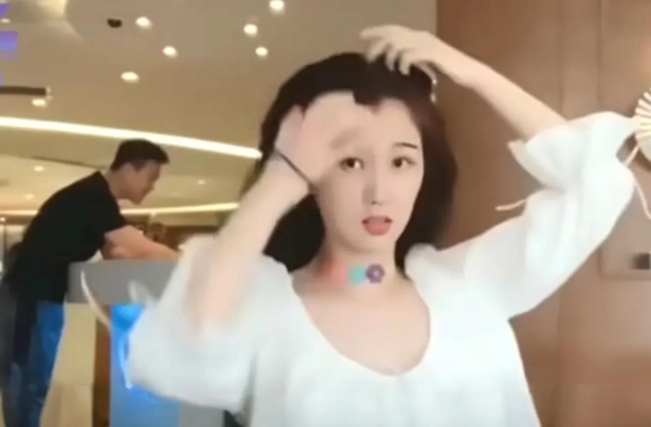 只能说世界对女明星恶意少一点吧，虞书欣错就错在性别不是男的 ！