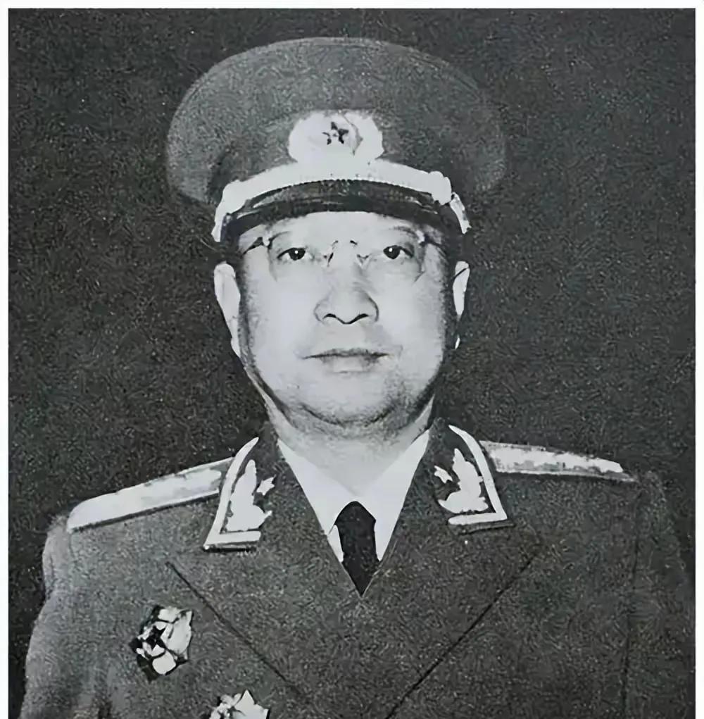[太阳]1955年，陈赓和彭老总爆发激烈争吵，彭：你听不听？我是国防部长，你是院