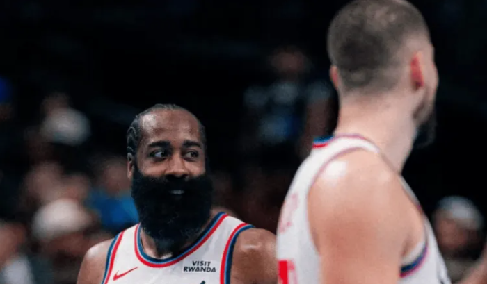 昨日NBA常规赛，快船101-129不敌魔术。
本场过后，快船战绩来到4胜11负