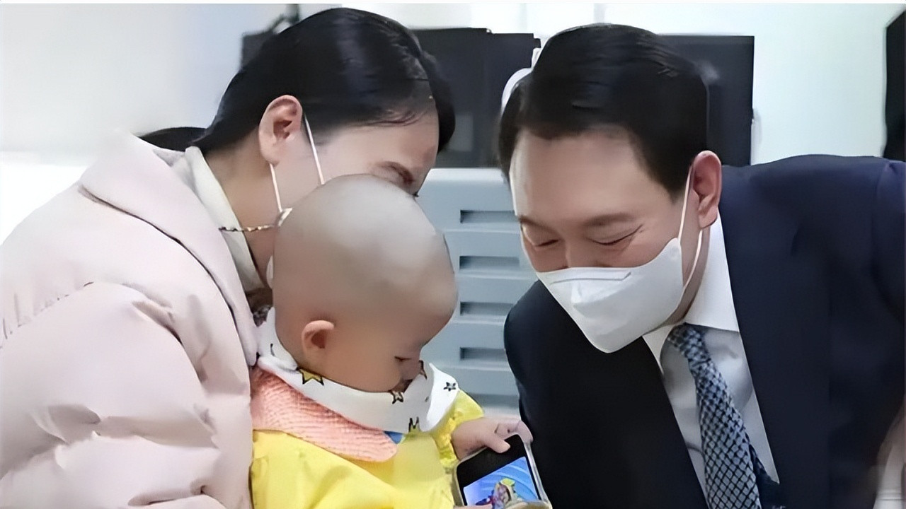 世界唯一生育率低于1.0国家，以婴儿换钱，已“出口17万儿童”