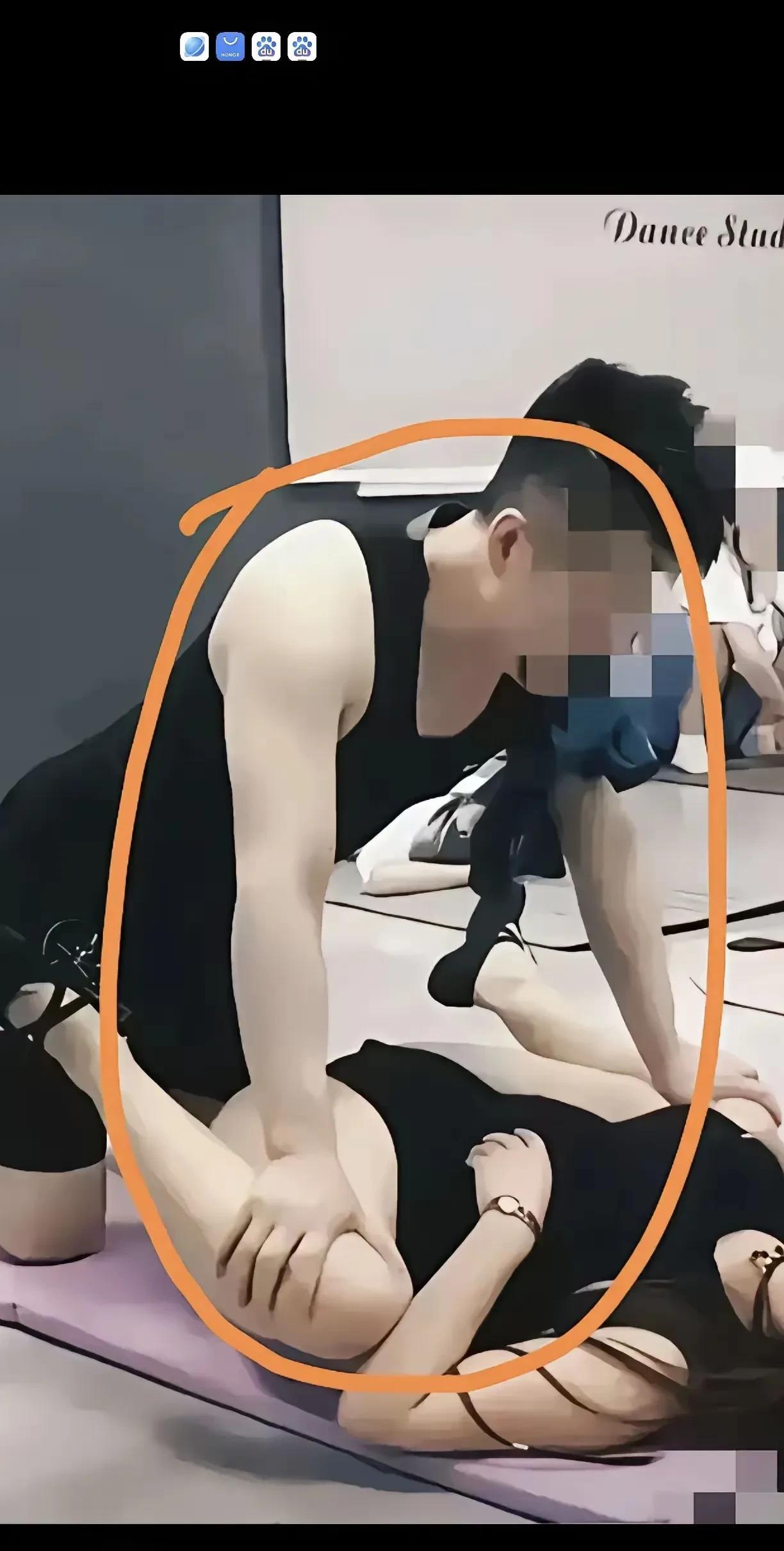 我有个疑问，为什么健身房的女学员都要配男教练？以此类推是不是男学员要配女教练？