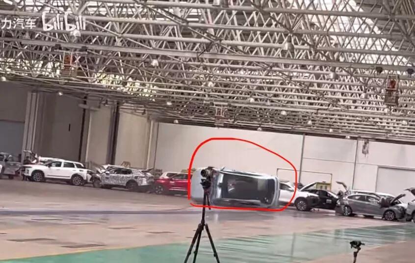 奇瑞翻车了，
奇瑞翻车回正专利技术太牛了