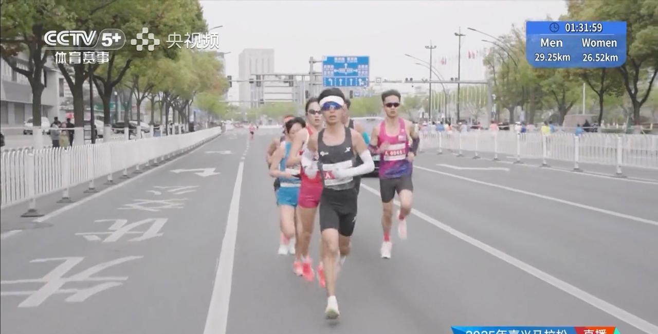 CCTV5直播NBA也就算了，同一时段进行的嘉兴马拉松和世界花滑男单自由滑，CC