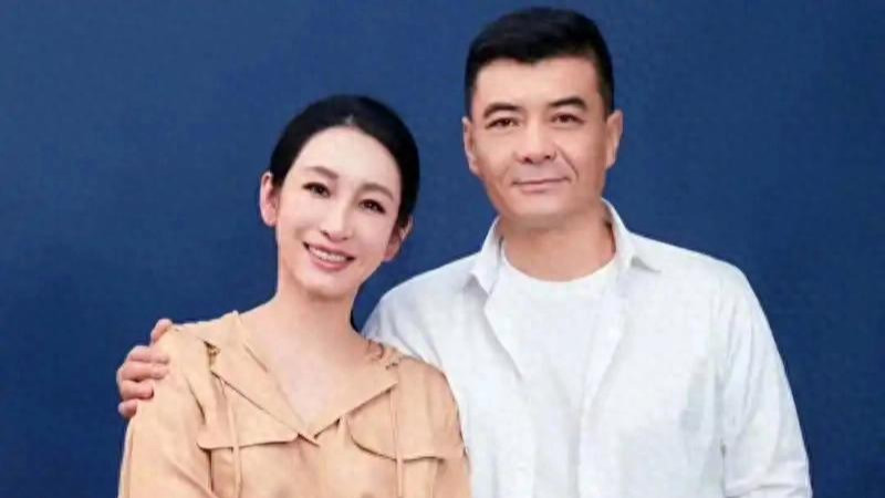 秦海璐的“两面人生”：综艺里撒娇，生活中扛事