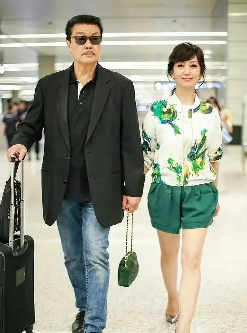 哎，太不公平了，分明生活在同一个世界，人与人之间的差距怎么就这么大呢？
看看这夫