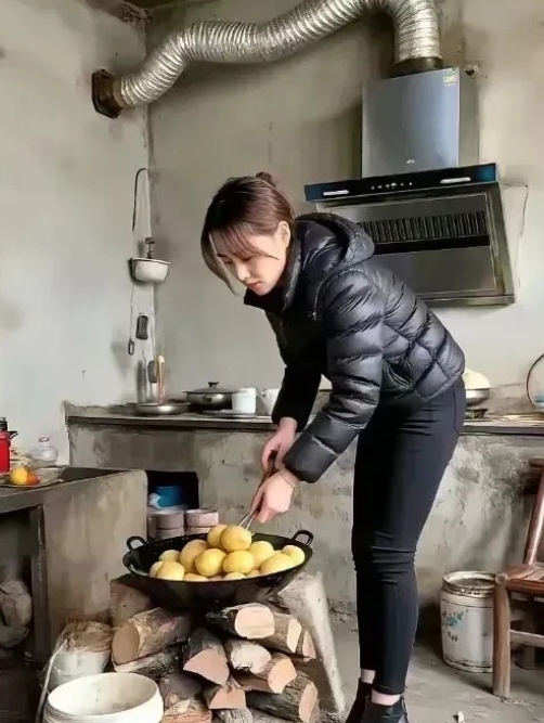 小姐姐这土豆炫得……我竟然哑口无言。

土豆这种食材确实挺有意思的，别看它外表土