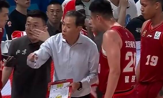 CBA也不能以得分多少，判断合同标准吧？在网上看到，为啥球员都想去北京队，人家就