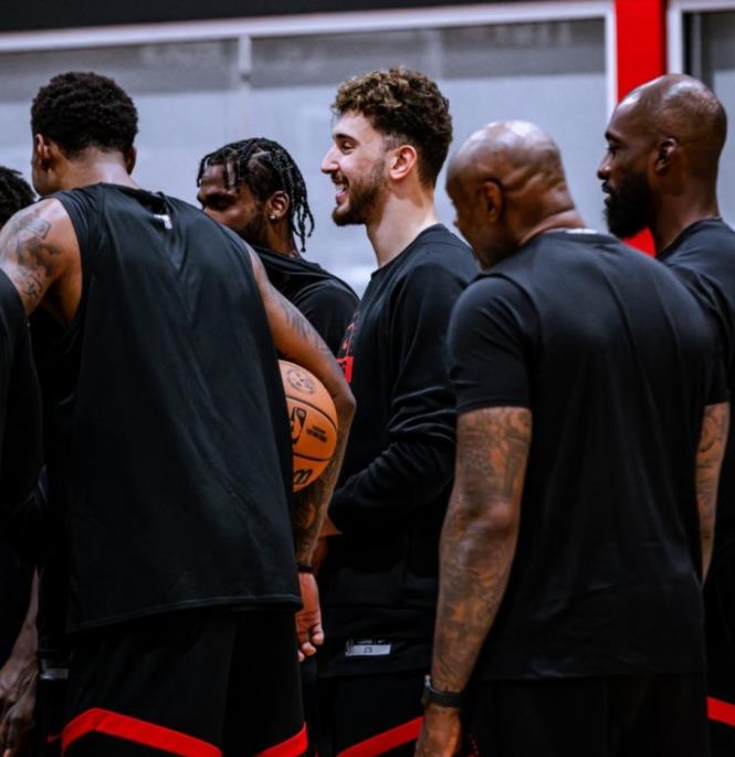 NBA新赛季真的已经来了，今天多场NBA的季前赛已经开始了，而火箭队的季前赛则被