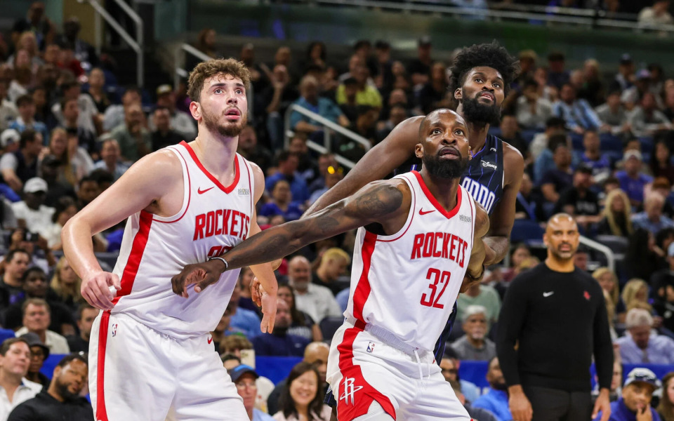 北京时间3月21日，NBA常规赛继续进行，火箭队近期状态火热，凭借一波8连胜提前