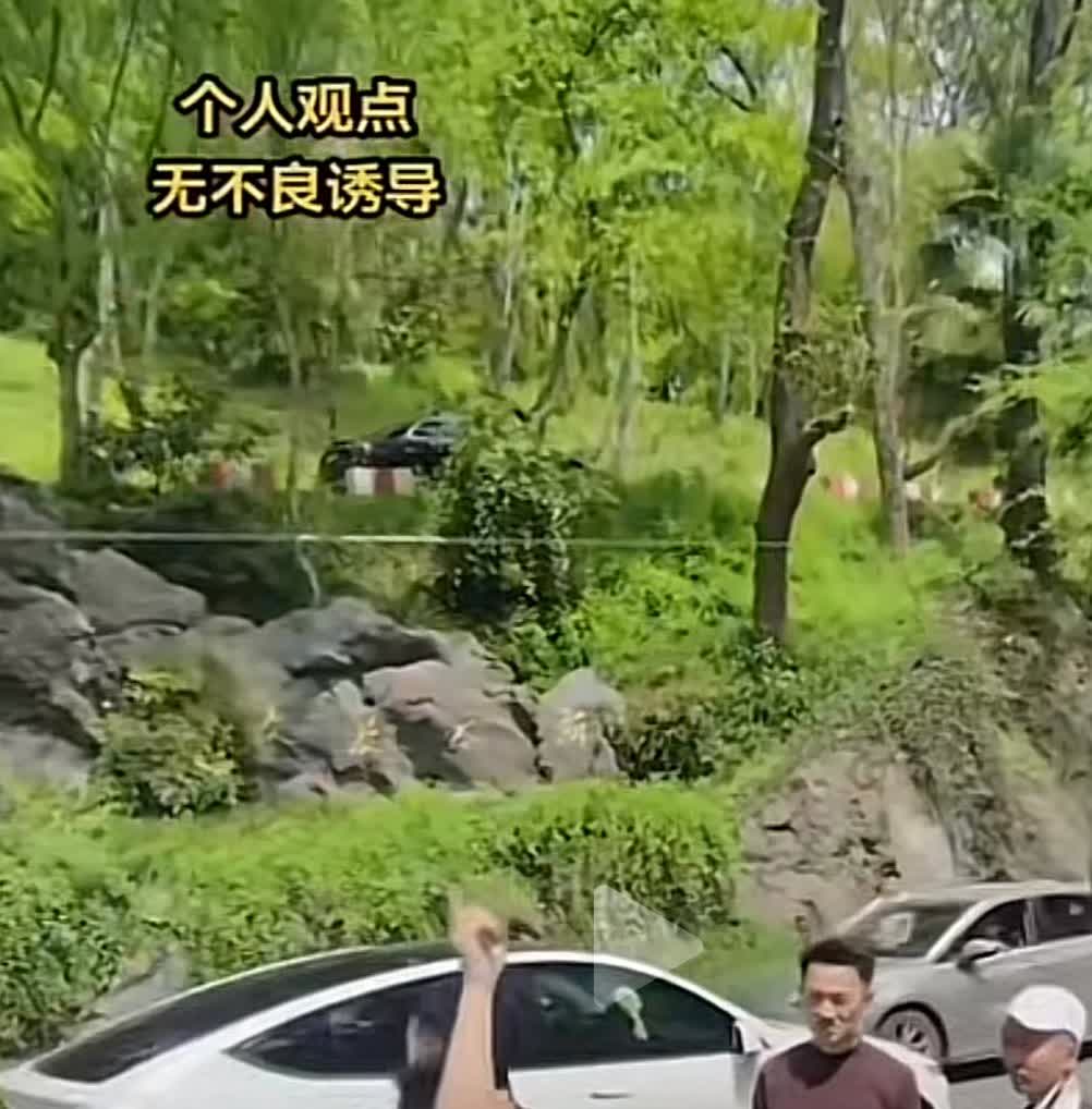 真厉害！又一个“拒绝彩礼哥”出现了！比起杭州相亲角的那位，这位貌似更嚣张！他大言