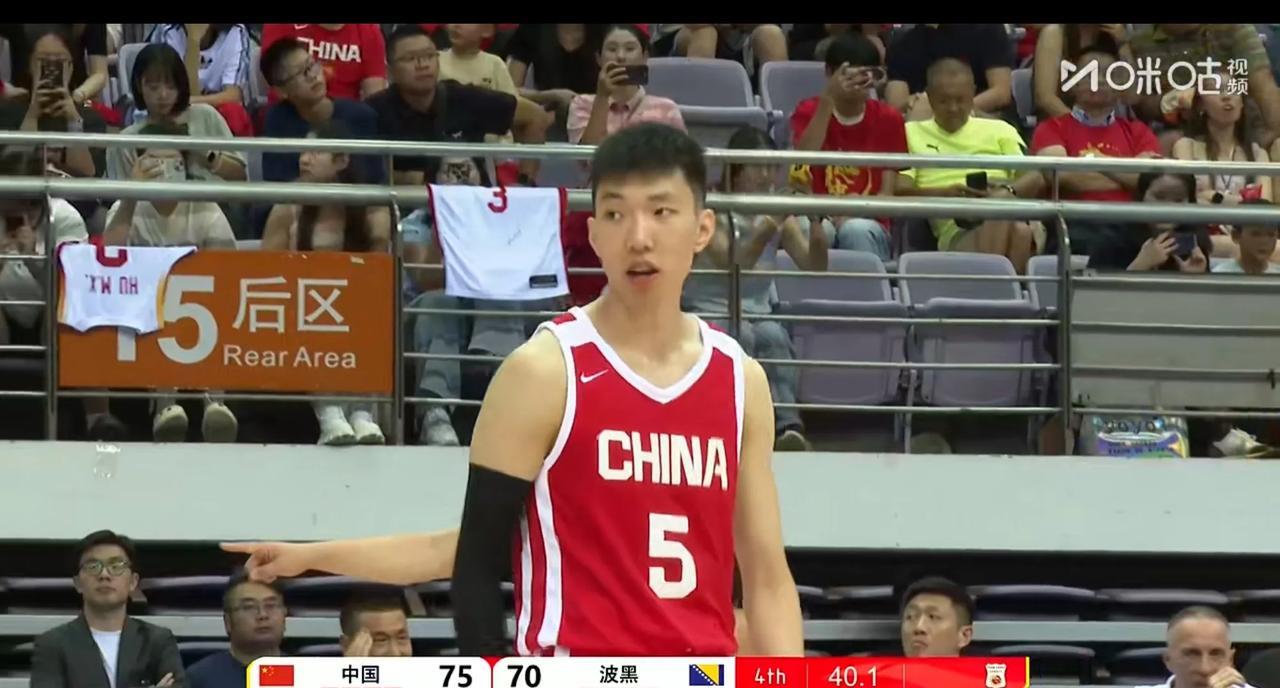中国队失误居然27次，廖三宁7次最多，雷蒙0失误还防守及时到位
即便最终75:7