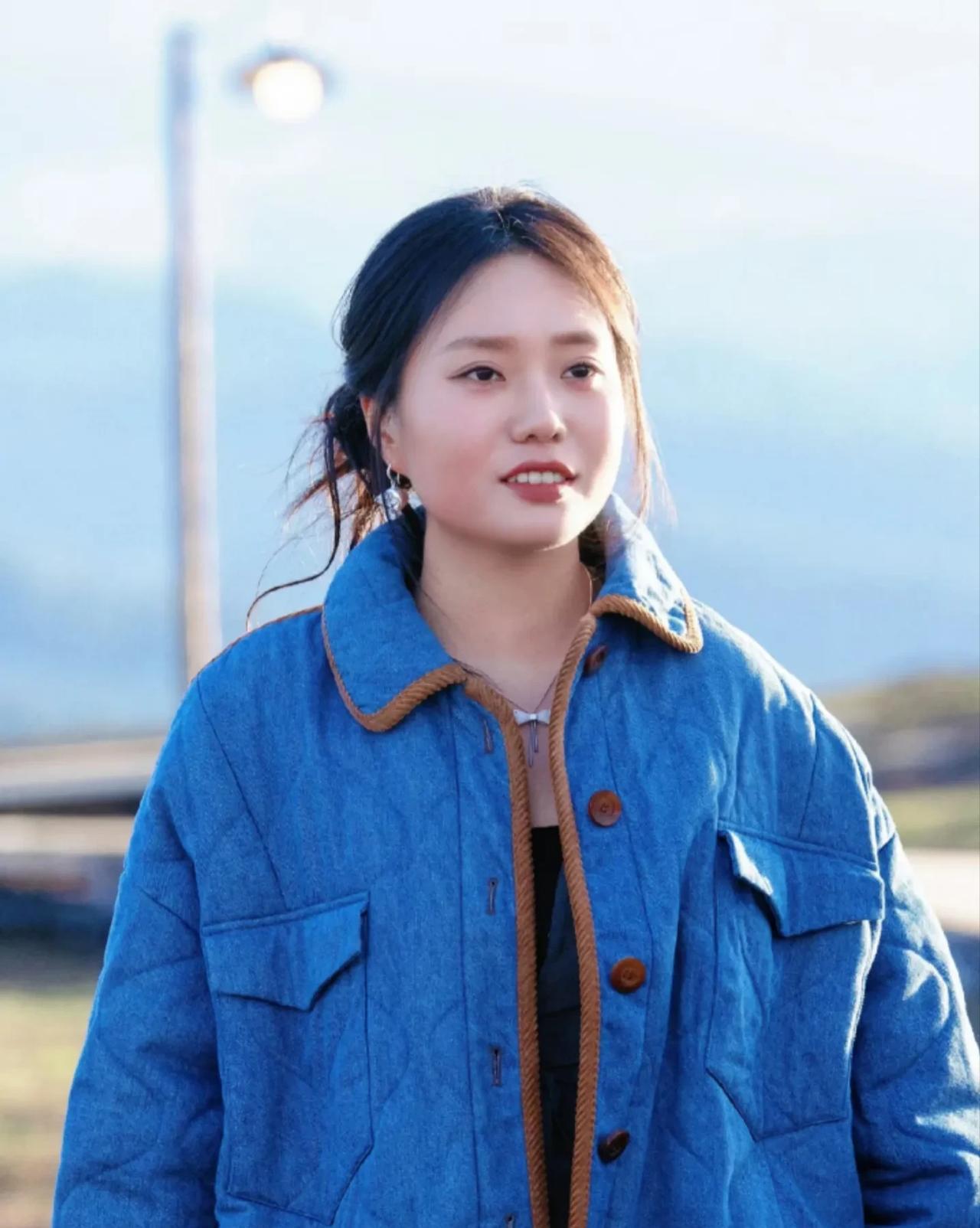 李雪琴现在估计懵懵登登
一觉睡醒，让曾今的合伙人谢田飞实名举报
根据这个谢田飞表