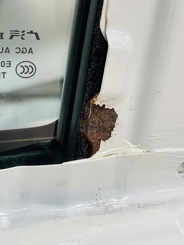 十代雅阁门生锈
厂家一直得不到妥善解决，产品质量问题，开个几年车身都要锈穿，本车