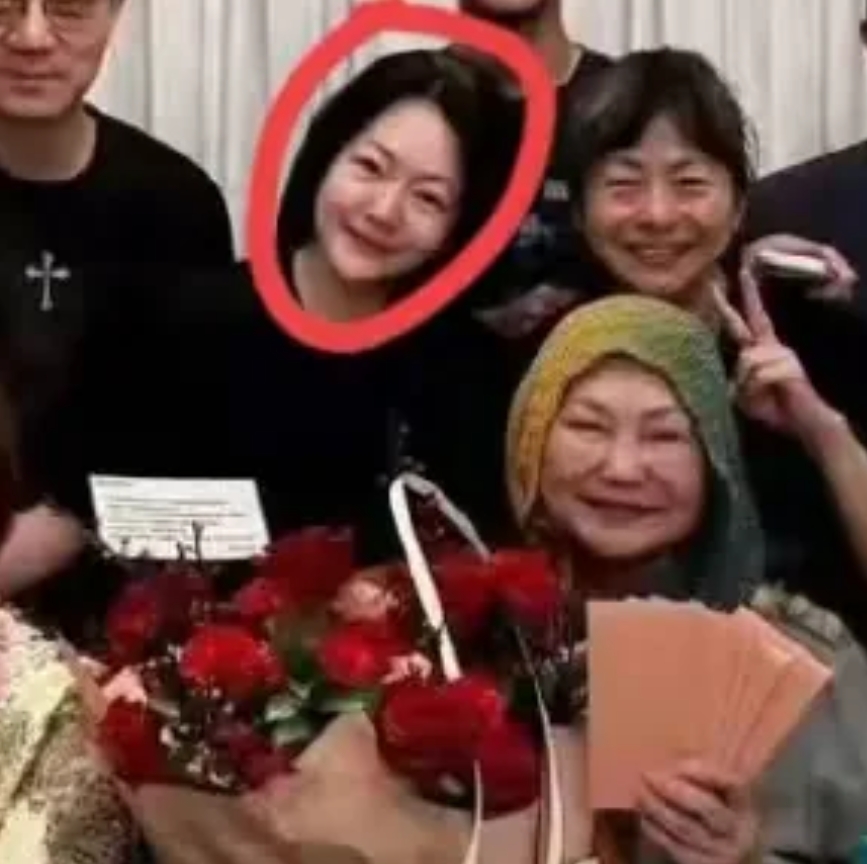 我相信具俊烨是真的很爱大S了！看了S妈分享的母亲节照片，大家都在强颜欢笑，就具俊