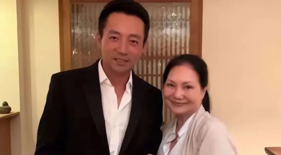 小S劝妈少管姐姐婚姻











我简直不敢相信！小S竟然公开喊话亲妈