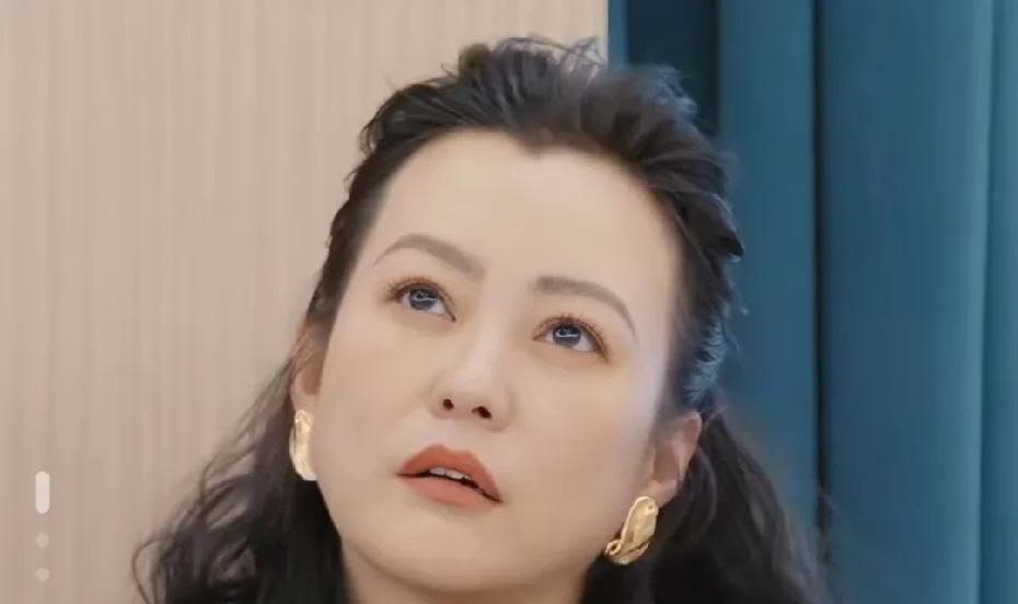 郝蕾这次可能真的完了，
大概不会再担任《无限超越班》的导师了，不是因为她不够资