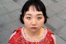 真是难以置信，李嘉琪原来是985毕业的，和李雪琴一样都是其貌不扬，但是货真价实的