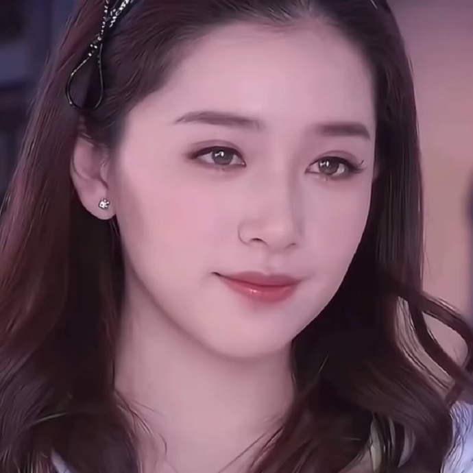 阚清子的美貌自带古早滤镜…这才是怀旧剧里千金大小姐该有的样子。 ​​​