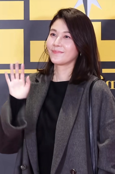 金荷娜我心目中韩国第一美女，才貌双全。为什么人家很少有浓妆，看起来那么自然