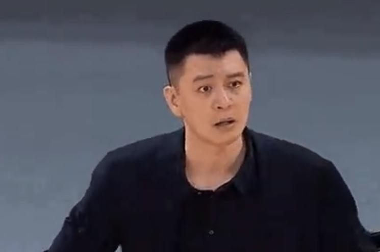 可信吗？杨鸣再吃一个技术犯规后已无心应战，说回到主场去解决决心和信心问题。
4月