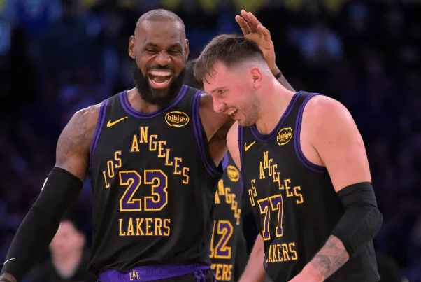 NBA常规赛，湖人120-114战胜灰熊。
赛后，湖媒发推表示：“湖人今天终于开