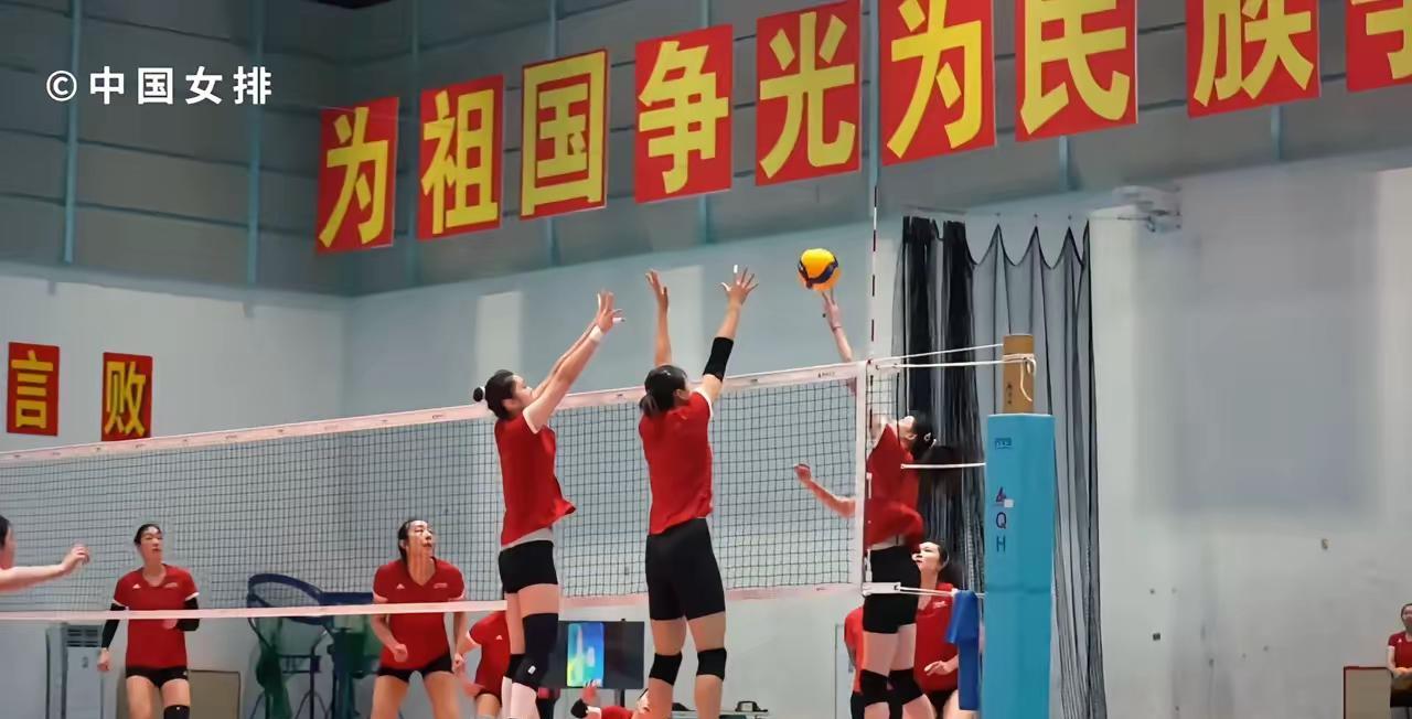 京苏鲁老狮头率领青春风暴，组团参加女排全锦赛大放异彩！北京女排金烨率领金佳宝、曹