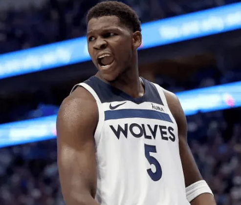 美媒转发了记者对森林狼球员爱德华兹的采访。
安东尼-爱德华兹谈为明尼苏达森林狼队