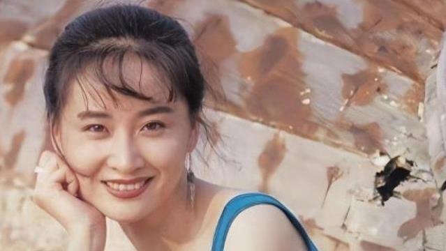 昔日银幕女神的沉浮人生：从移花宫主到隐退传奇